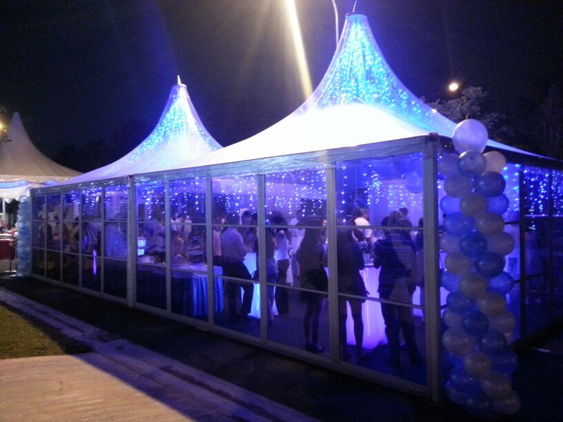 Transparent marquee with clear glass style side walls