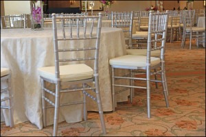 Silver-Chiavari-Chairs-800x533